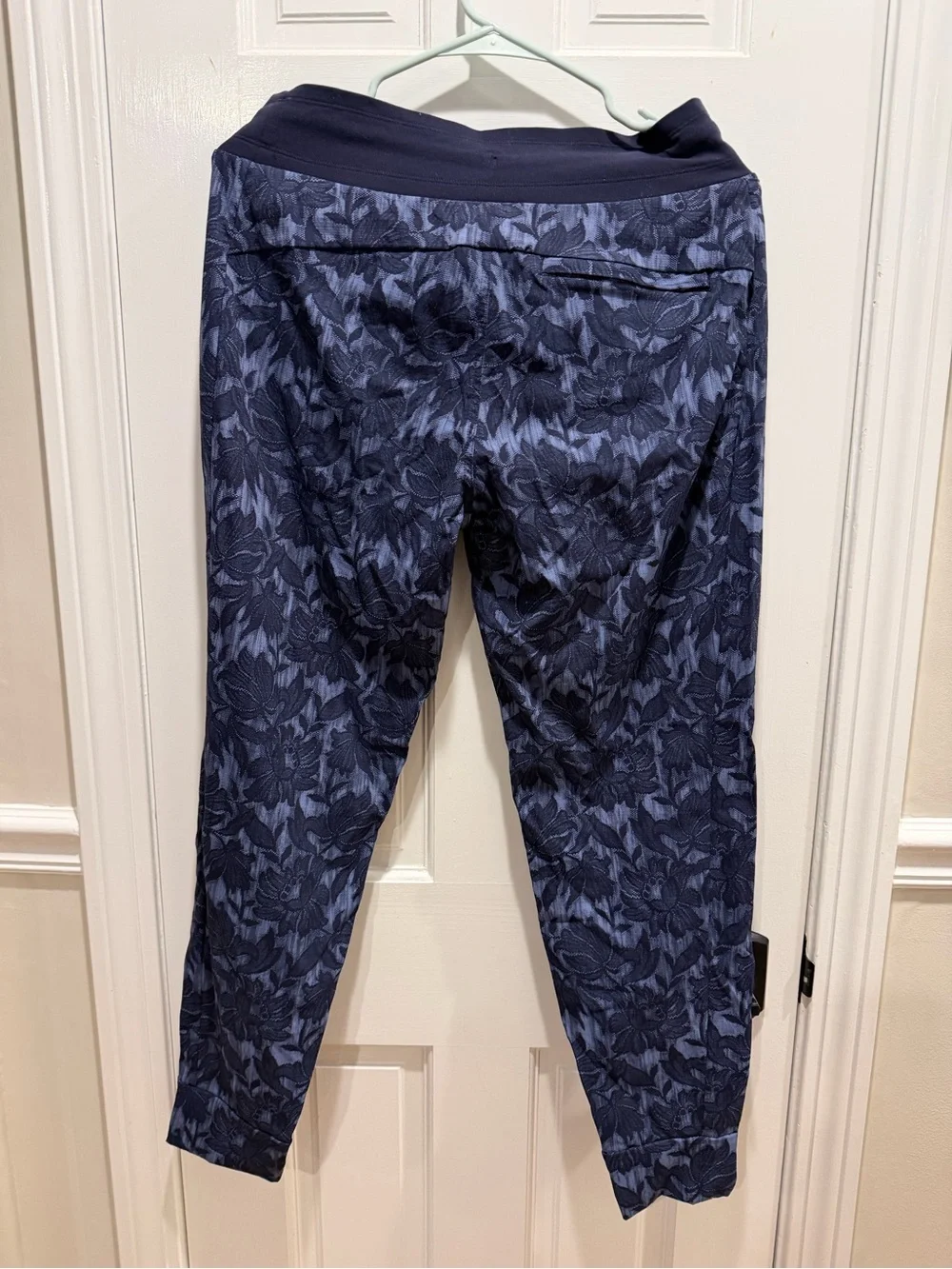 Women’s Athleta Navy Floral Jogger Pants - Comfortable Drawstring Waist
